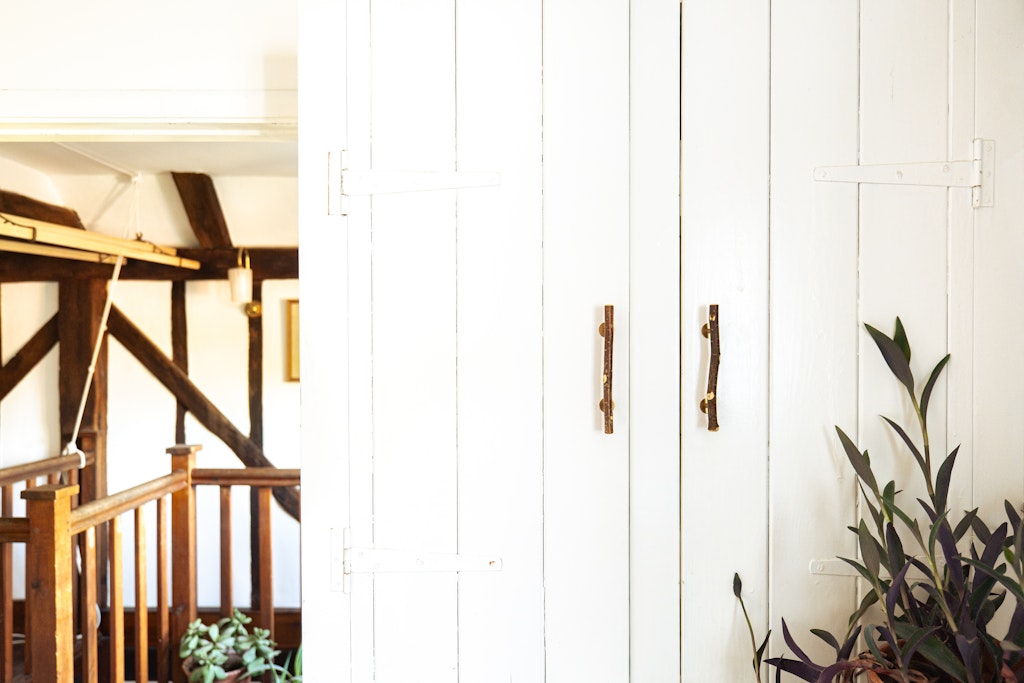 Pull Bar Handle 160 • Hazel & Uncoated Brass • Knurled